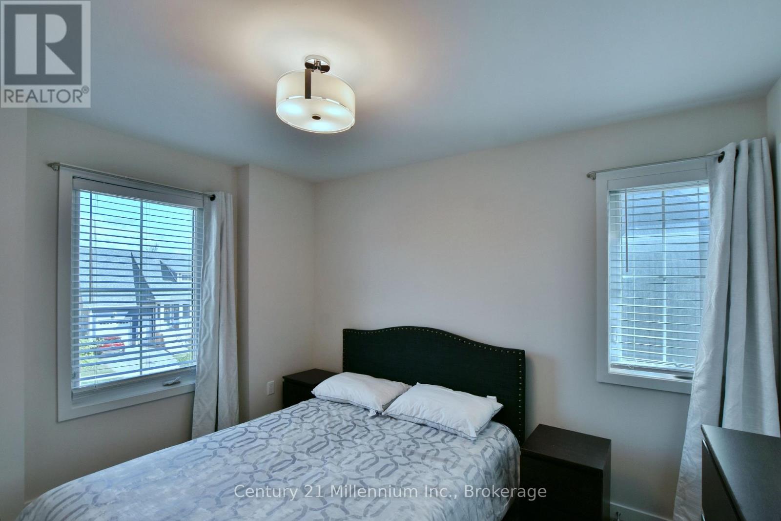 349 Yellow Birch Crescent, Blue Mountains, Ontario  L9Y 0R4 - Photo 34 - X12369192