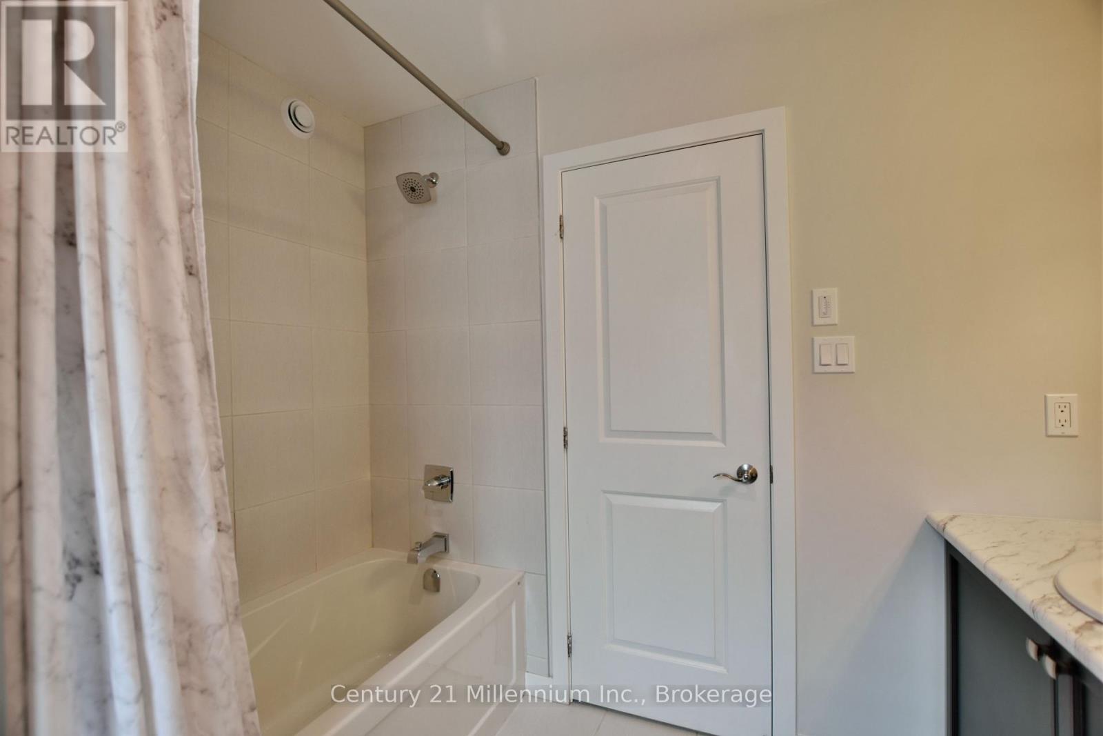 349 Yellow Birch Crescent, Blue Mountains, Ontario  L9Y 0R4 - Photo 37 - X12369192