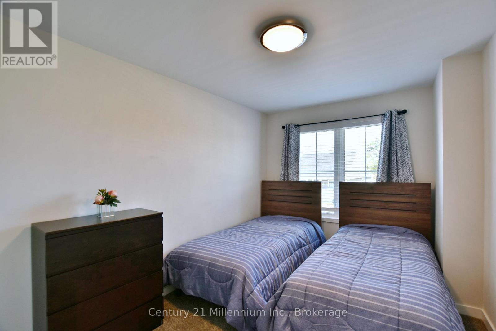349 Yellow Birch Crescent, Blue Mountains, Ontario  L9Y 0R4 - Photo 38 - X12369192