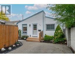 130 PEPPERWOOD CRESCENT, Kitchener, Ontario