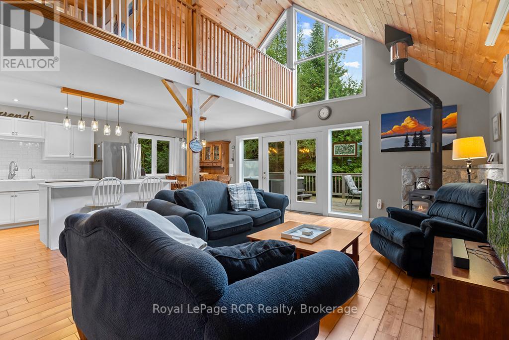 127 Lakewood Country Lane, Northern Bruce Peninsula, Ontario  N0H 1W0 - Photo 12 - X12369317