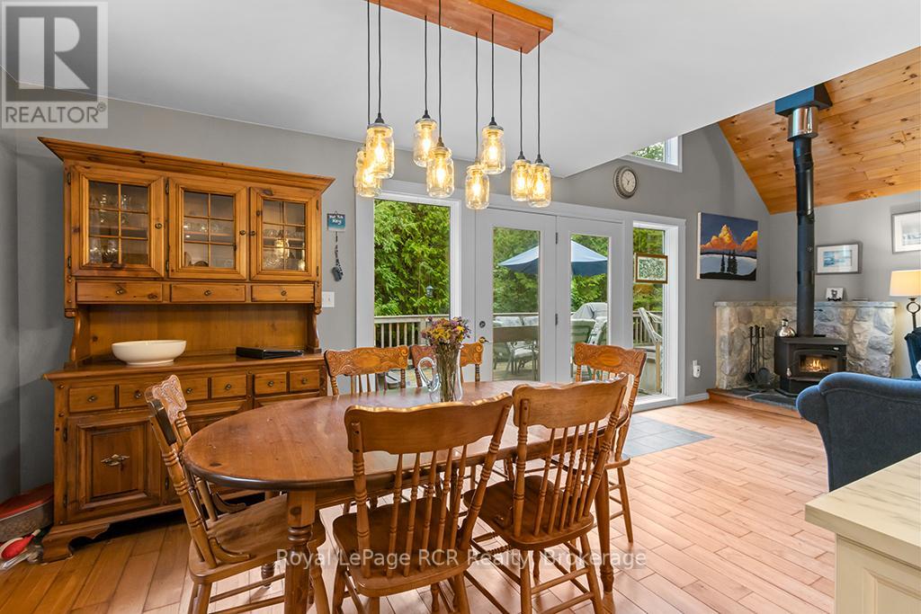 127 Lakewood Country Lane, Northern Bruce Peninsula, Ontario  N0H 1W0 - Photo 13 - X12369317