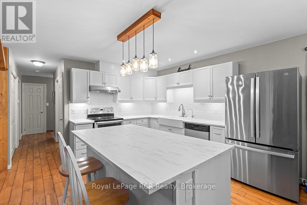 127 Lakewood Country Lane, Northern Bruce Peninsula, Ontario  N0H 1W0 - Photo 14 - X12369317