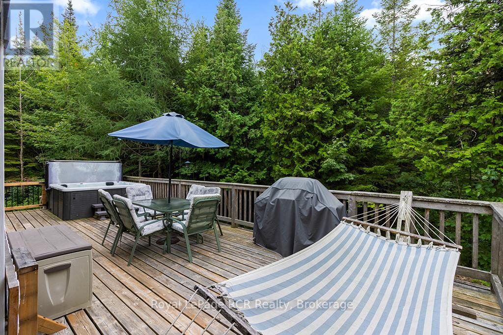 127 Lakewood Country Lane, Northern Bruce Peninsula, Ontario  N0H 1W0 - Photo 35 - X12369317