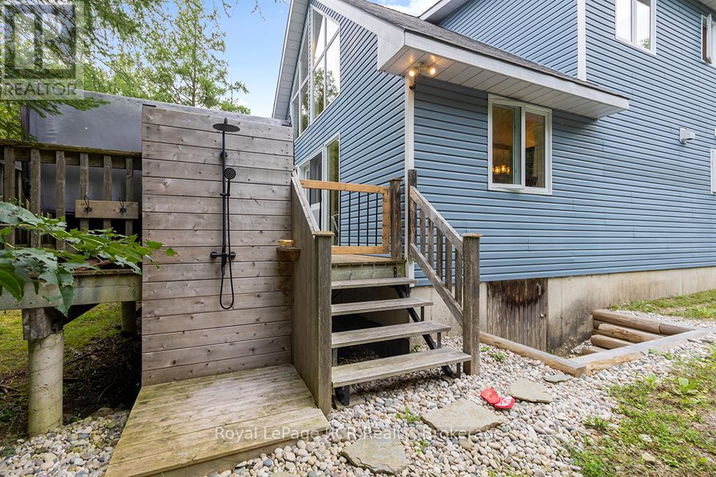 127 Lakewood Country Lane, Northern Bruce Peninsula, Ontario  N0H 1W0 - Photo 37 - X12369317