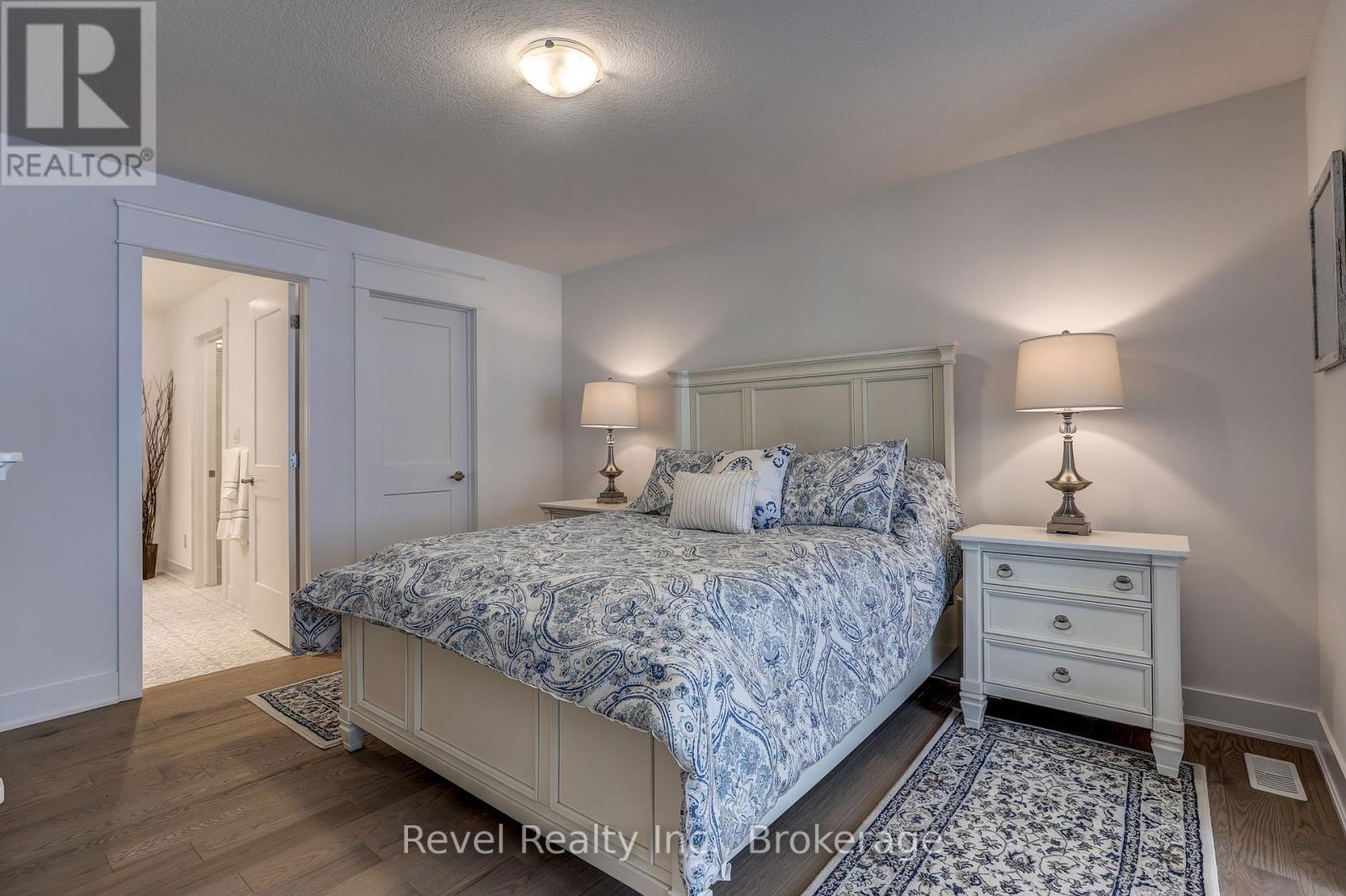 258 Ironwood Way, Georgian Bluffs, Ontario  N0H 1S0 - Photo 15 - X12369359