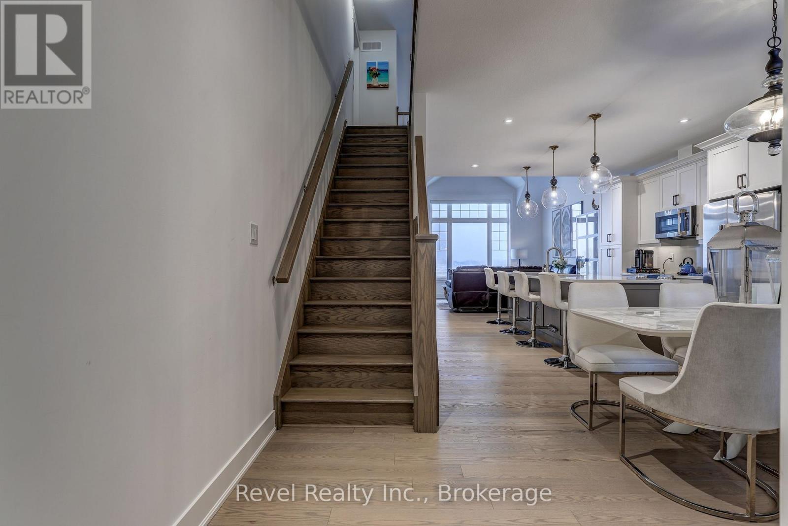 258 Ironwood Way, Georgian Bluffs, Ontario  N0H 1S0 - Photo 8 - X12369359