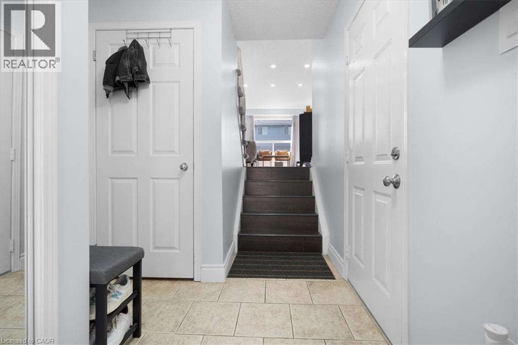 104 Frances Avenue Unit# 27, Stoney Creek, Ontario  L8E 5X3 - Photo 3 - 40763957