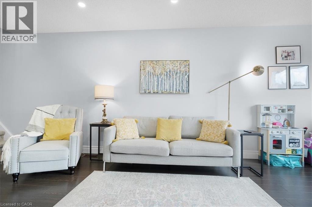 104 Frances Avenue Unit# 27, Stoney Creek, Ontario  L8E 5X3 - Photo 5 - 40763957