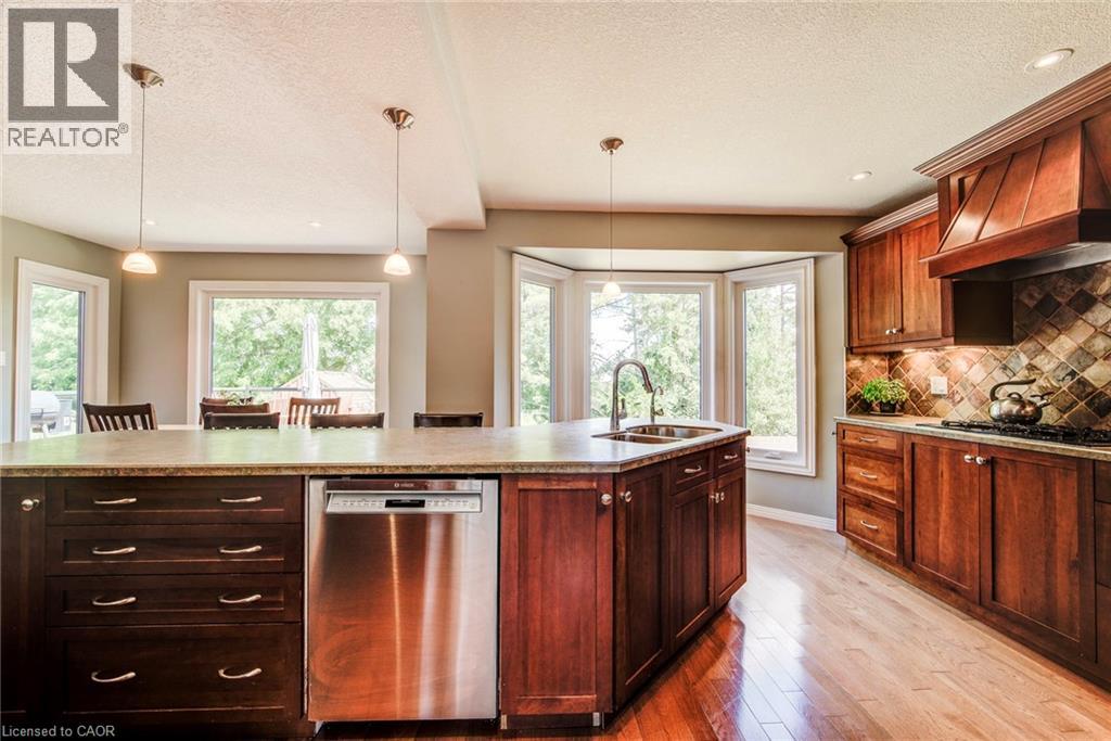33 Tinatawa Court, Kitchener, Ontario  N2A 3G9 - Photo 15 - 40761134