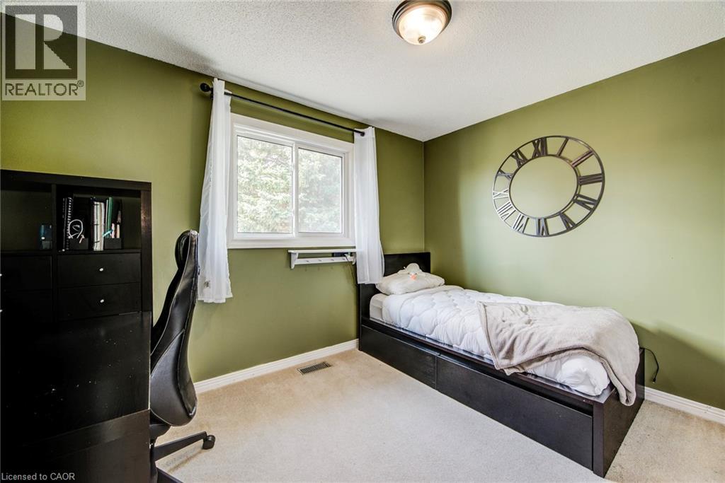 33 Tinatawa Court, Kitchener, Ontario  N2A 3G9 - Photo 29 - 40761134