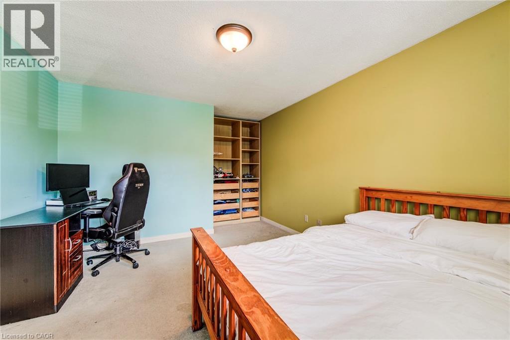 33 Tinatawa Court, Kitchener, Ontario  N2A 3G9 - Photo 32 - 40761134