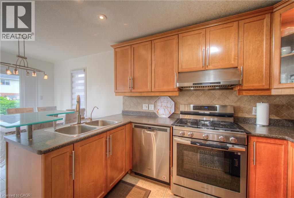 428 Wake Robin Crescent, Kitchener, Ontario  N2E 3L6 - Photo 10 - 40764266