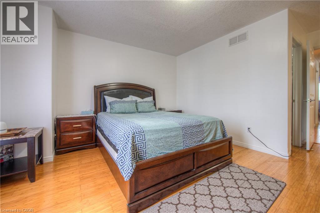 428 Wake Robin Crescent, Kitchener, Ontario  N2E 3L6 - Photo 18 - 40764266