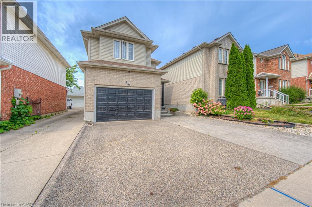428 Wake Robin Crescent, Kitchener, Ontario  N2E 3L6 - Photo 2 - 40764266