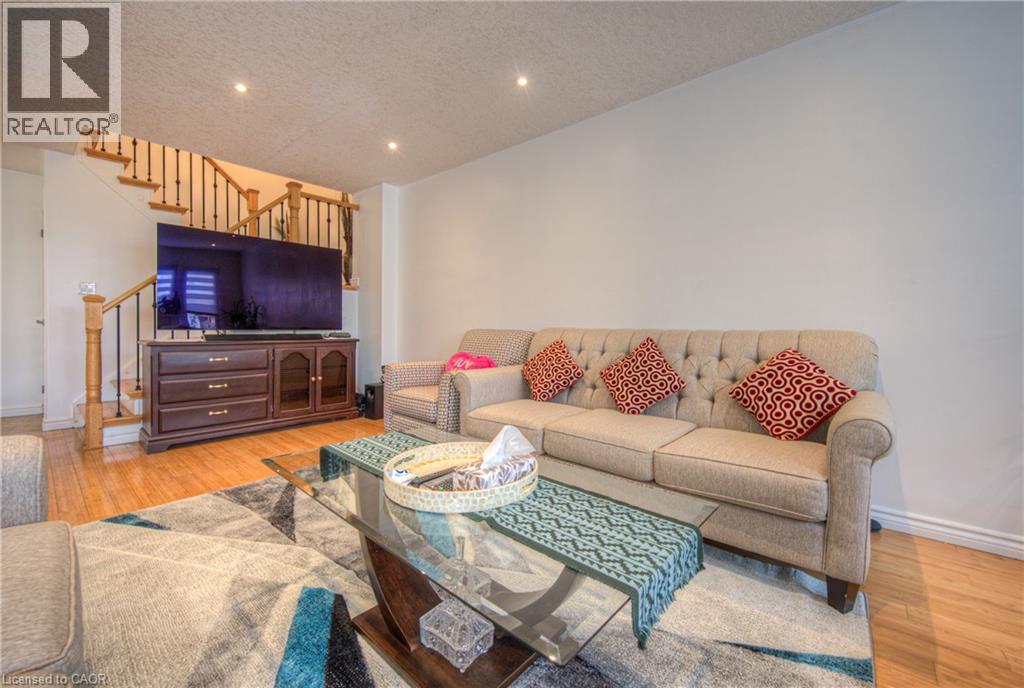 428 Wake Robin Crescent, Kitchener, Ontario  N2E 3L6 - Photo 6 - 40764266
