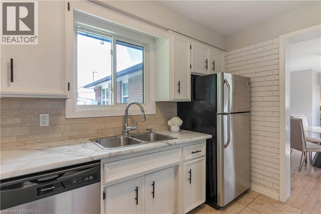 82 Southmoor Drive, Kitchener, Ontario  N2M 4M7 - Photo 13 - 40764499