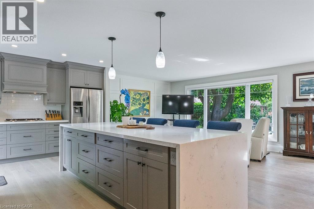 231 Southwood Court, Oakville, Ontario  L6L 5L9 - Photo 8 - 40764448