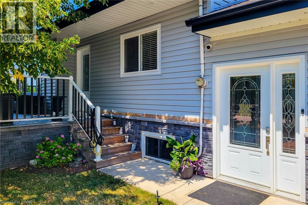 10 Lincoln Avenue, Grimsby, Ontario  L3M 1Y4 - Photo 4 - 40764336