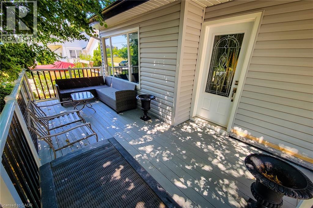 10 Lincoln Avenue, Grimsby, Ontario  L3M 1Y4 - Photo 6 - 40764336