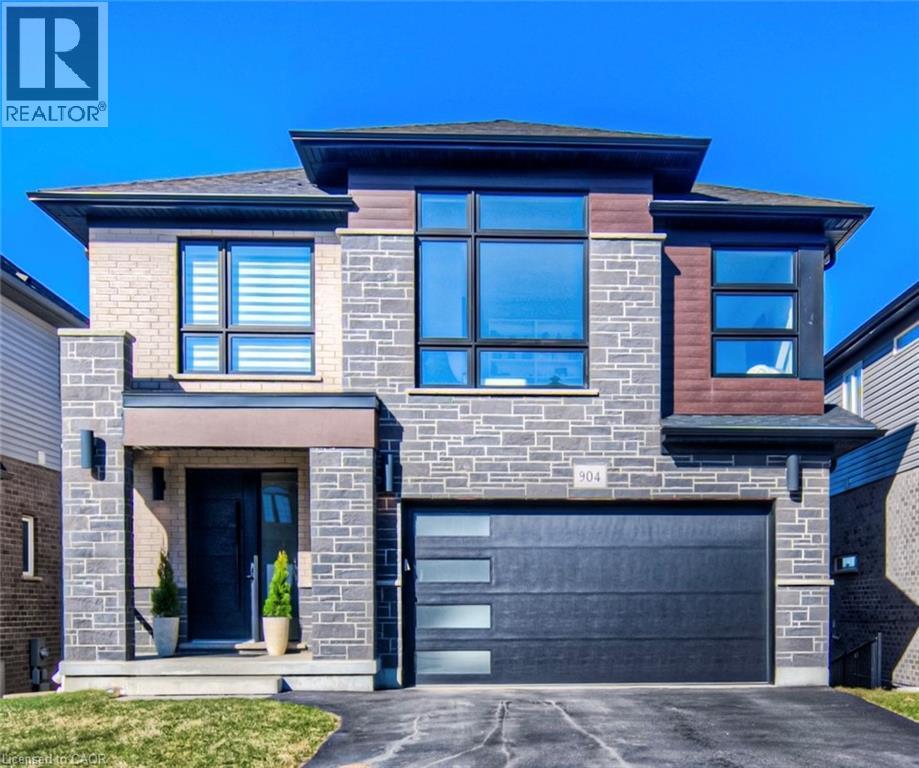904 THOMAS PEDDER Court, Kitchener, Ontario
