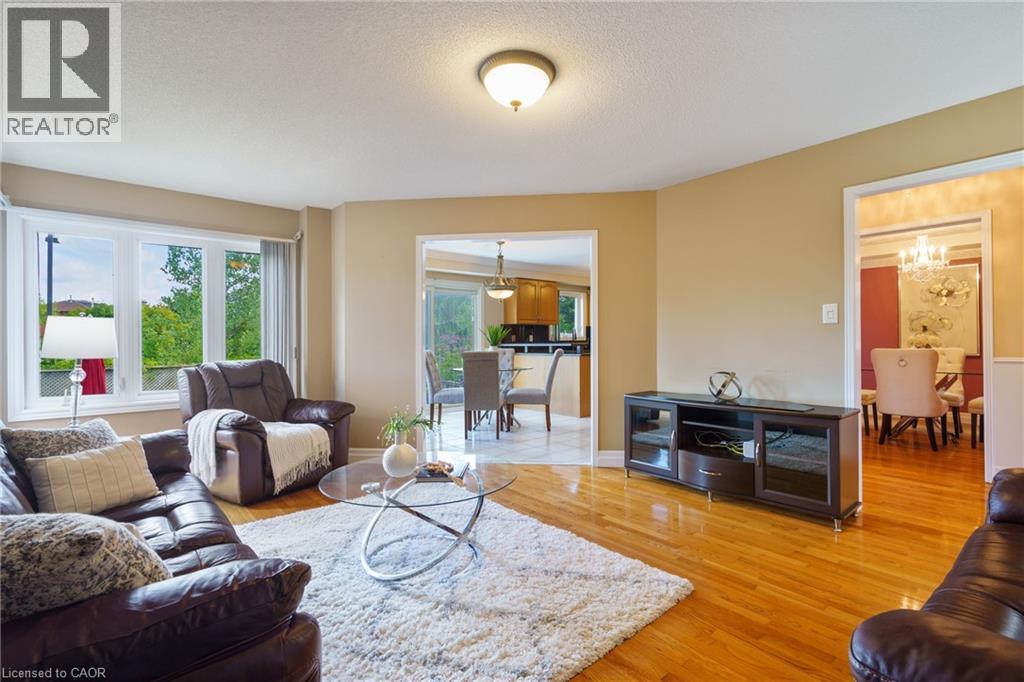 6451 Alderwood Trail, Mississauga, Ontario  L5N 6W8 - Photo 15 - 40764285