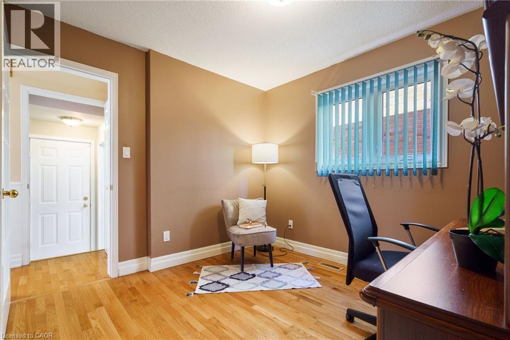 6451 Alderwood Trail, Mississauga, Ontario  L5N 6W8 - Photo 22 - 40764285