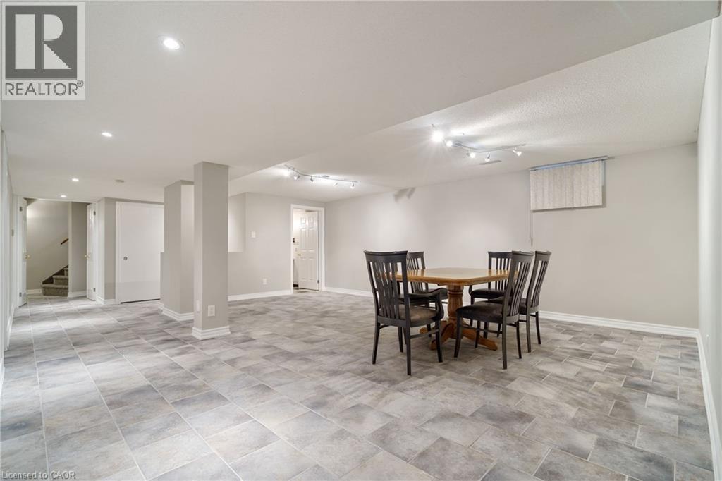 6451 Alderwood Trail, Mississauga, Ontario  L5N 6W8 - Photo 33 - 40764285