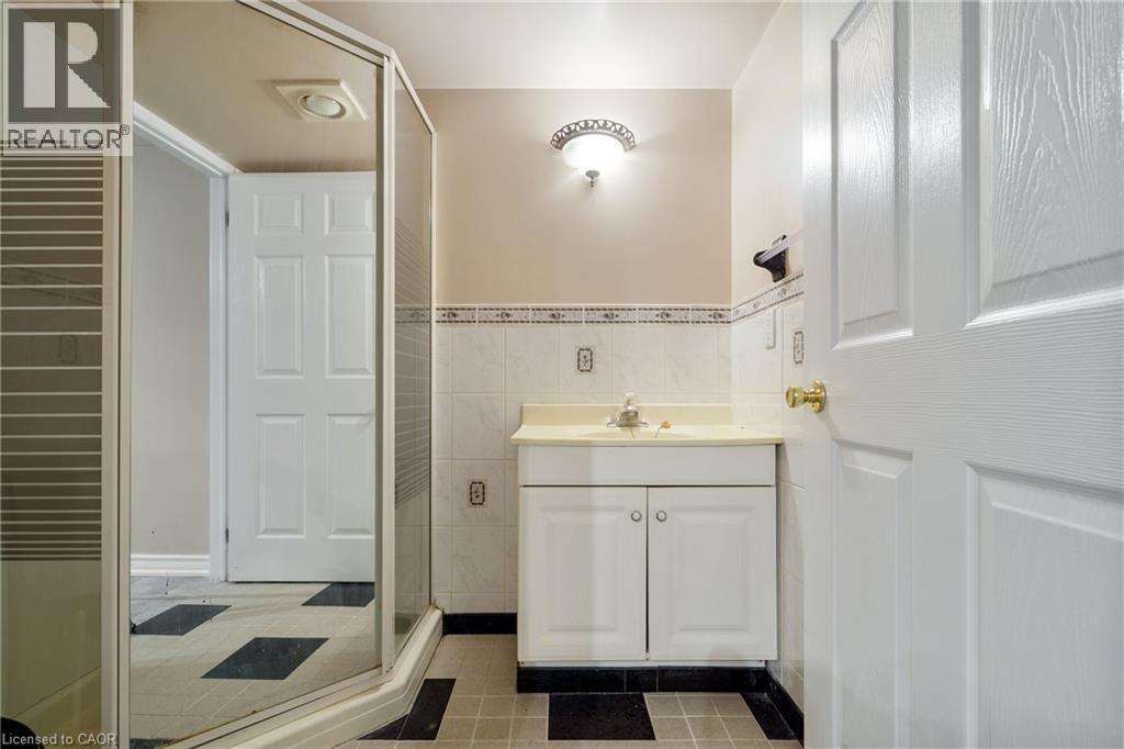 6451 Alderwood Trail, Mississauga, Ontario  L5N 6W8 - Photo 38 - 40764285