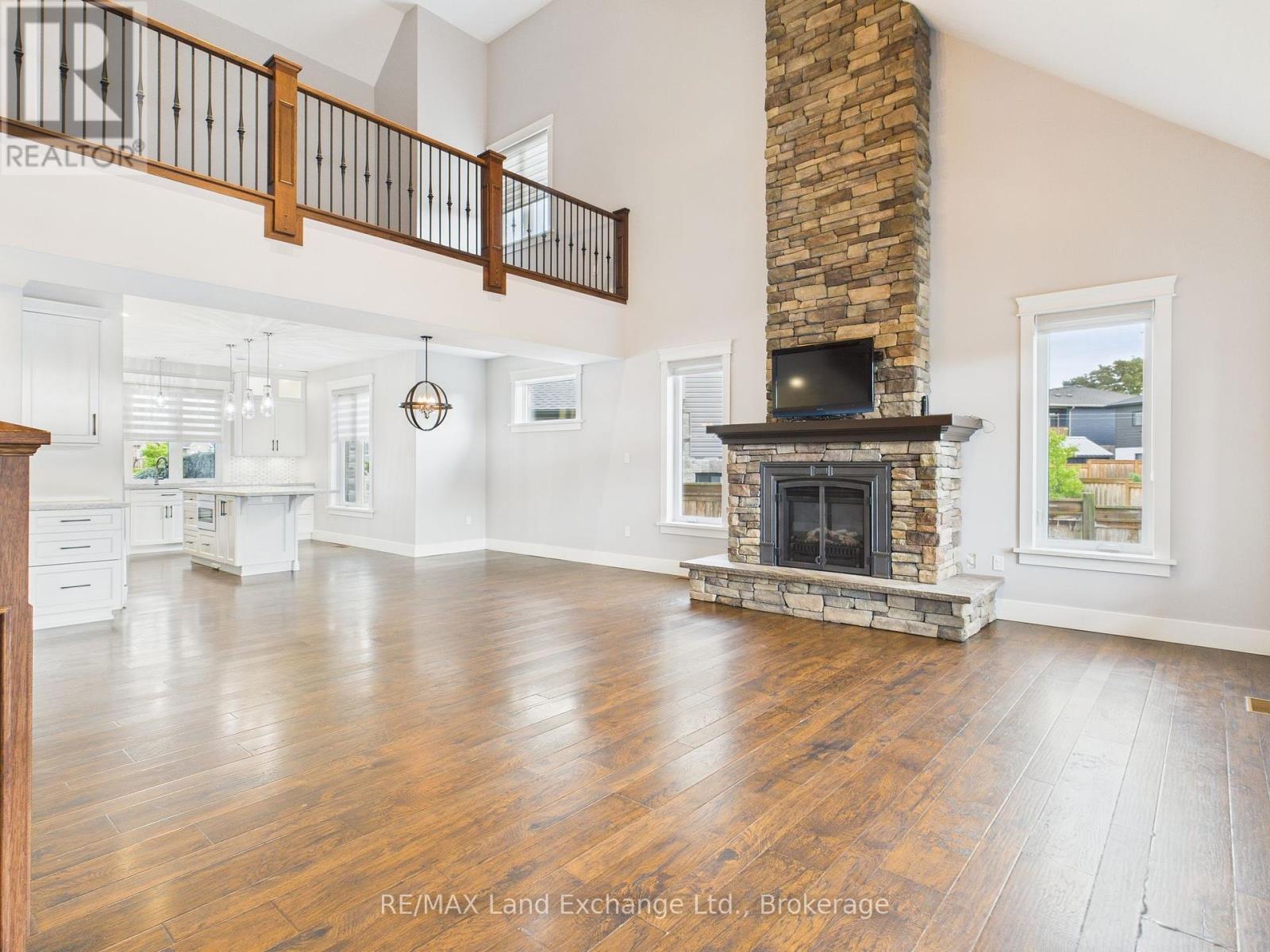 24 Lakefield Drive, Kincardine, Ontario  N2Z 2N8 - Photo 11 - X12369868