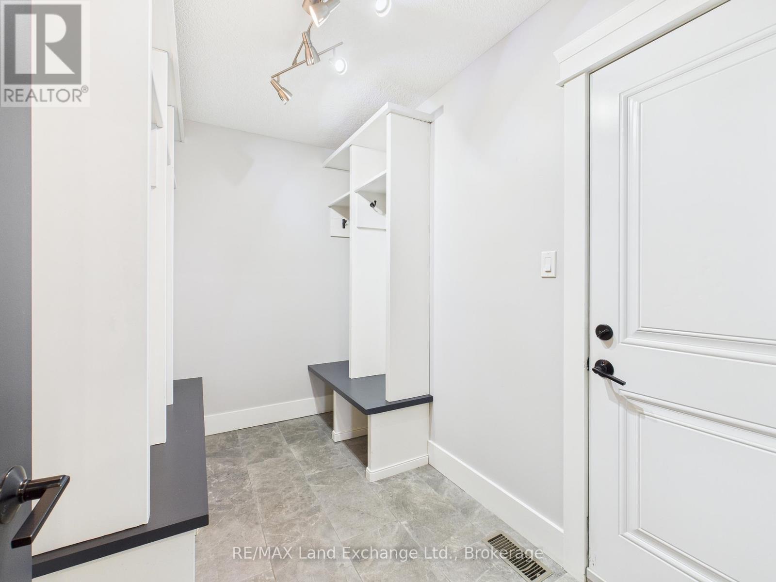 24 Lakefield Drive, Kincardine, Ontario  N2Z 2N8 - Photo 18 - X12369868