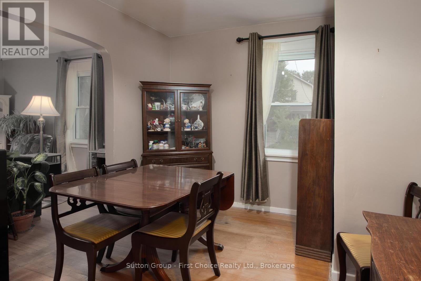 43 Normandy Drive, Stratford, Ontario  N5A 6A4 - Photo 18 - X12370075