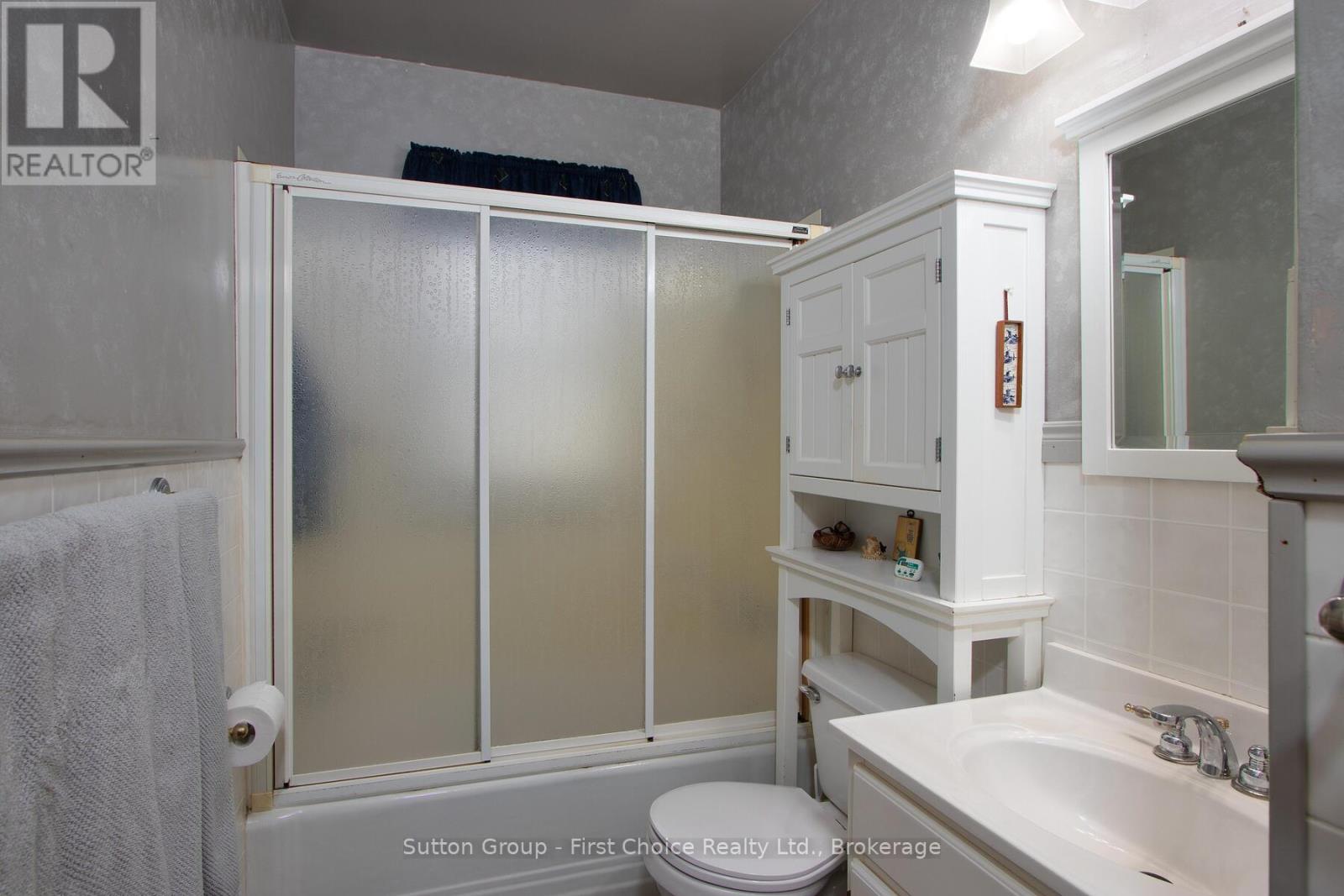 43 Normandy Drive, Stratford, Ontario  N5A 6A4 - Photo 22 - X12370075
