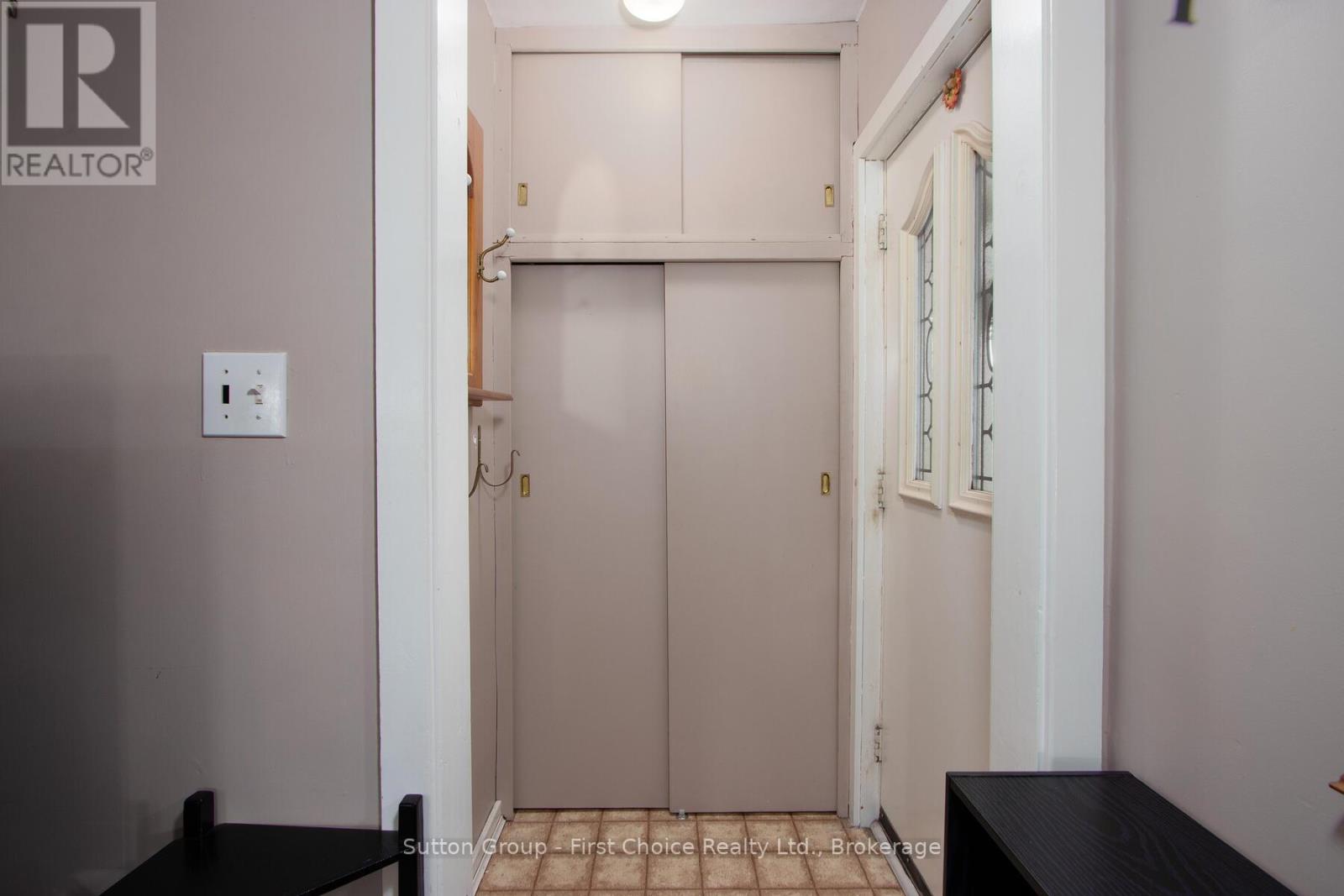 43 Normandy Drive, Stratford, Ontario  N5A 6A4 - Photo 6 - X12370075