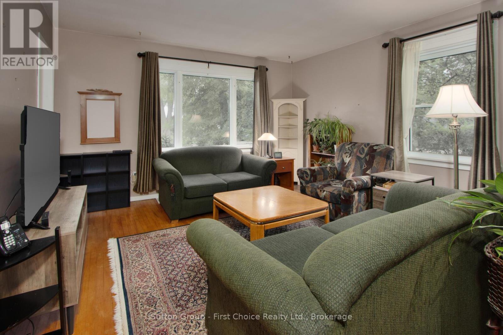 43 Normandy Drive, Stratford, Ontario  N5A 6A4 - Photo 7 - X12370075