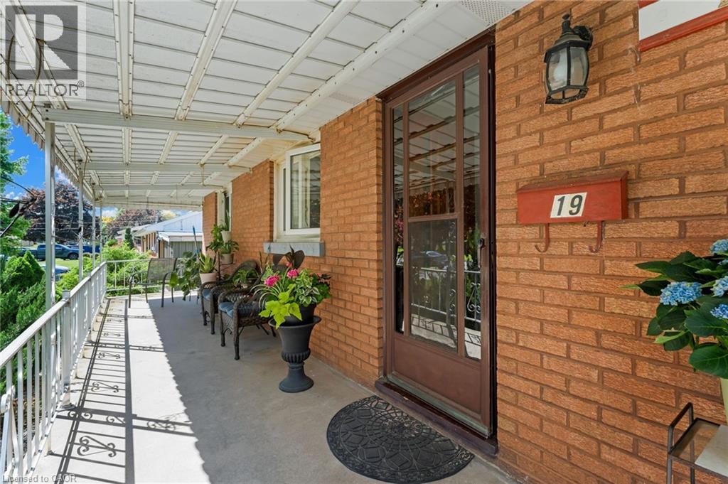 19 Kinnard Road, Brantford, Ontario  N3T 1P6 - Photo 4 - 40764570