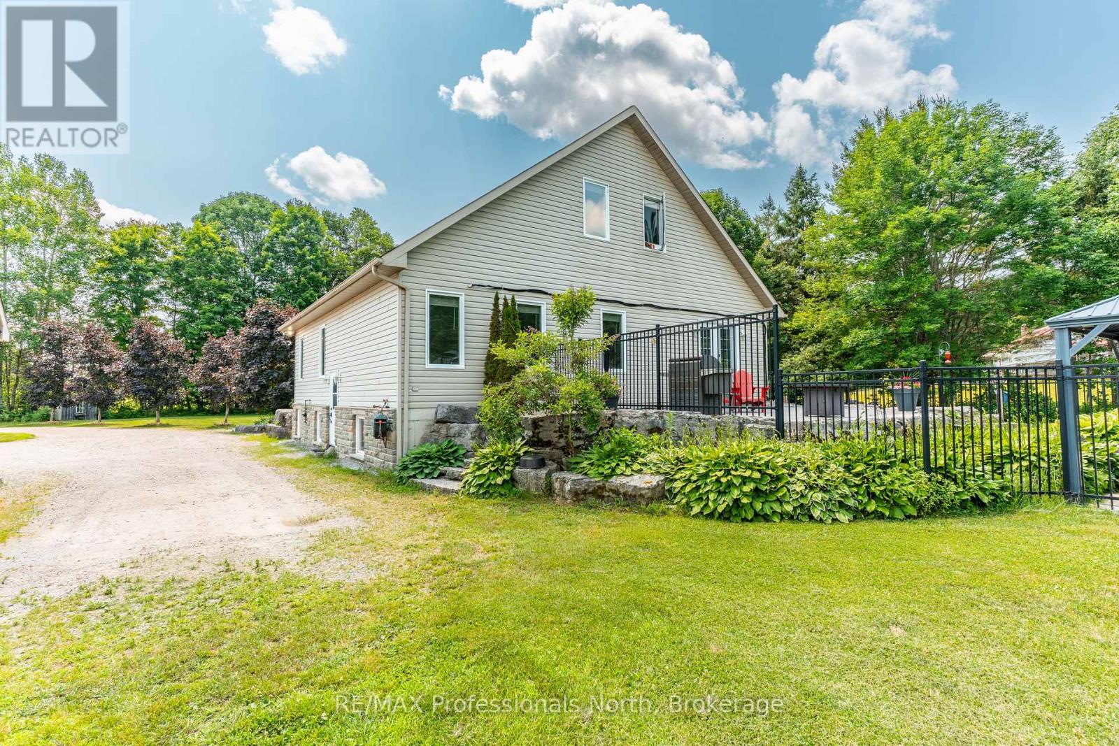 3981 Deep Bay Road, Minden Hills, Ontario  K0M 2K0 - Photo 41 - X12370203