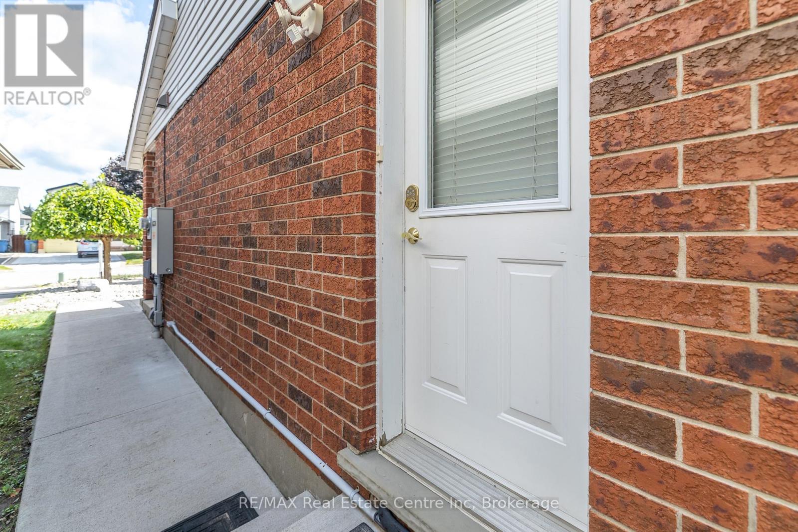 31 Bushmills Crescent, Guelph, Ontario  N1K 1T6 - Photo 28 - X12370208