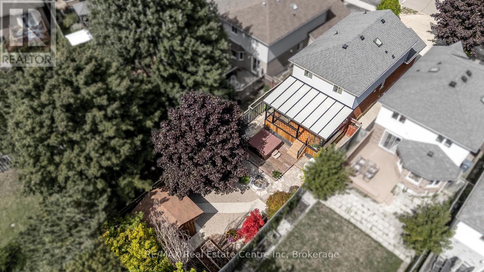 31 Bushmills Crescent, Guelph, Ontario  N1K 1T6 - Photo 3 - X12370208