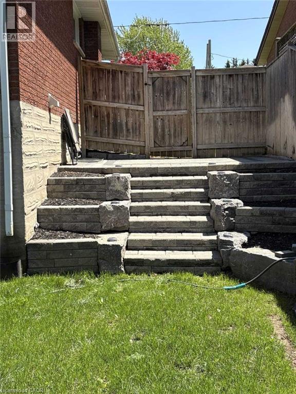 20 Sunrise Drive Unit# Upper, Kitchener, Ontario  N2B 3B4 - Photo 19 - 40762772