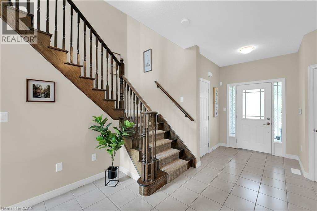 4896 Allan Court, Beamsville, Ontario  L3J 1M3 - Photo 4 - 40763782