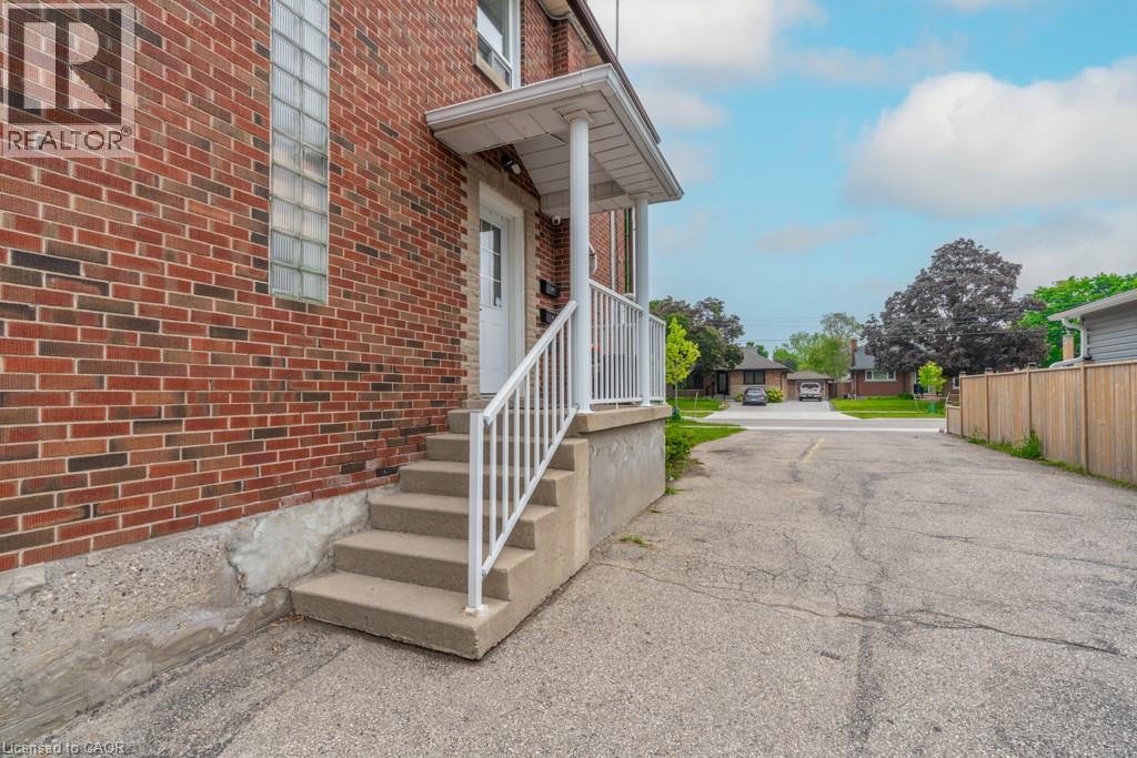 225 Bruce Street Unit# 1, Kitchener, Ontario  N2B 1Z5 - Photo 4 - 40764556