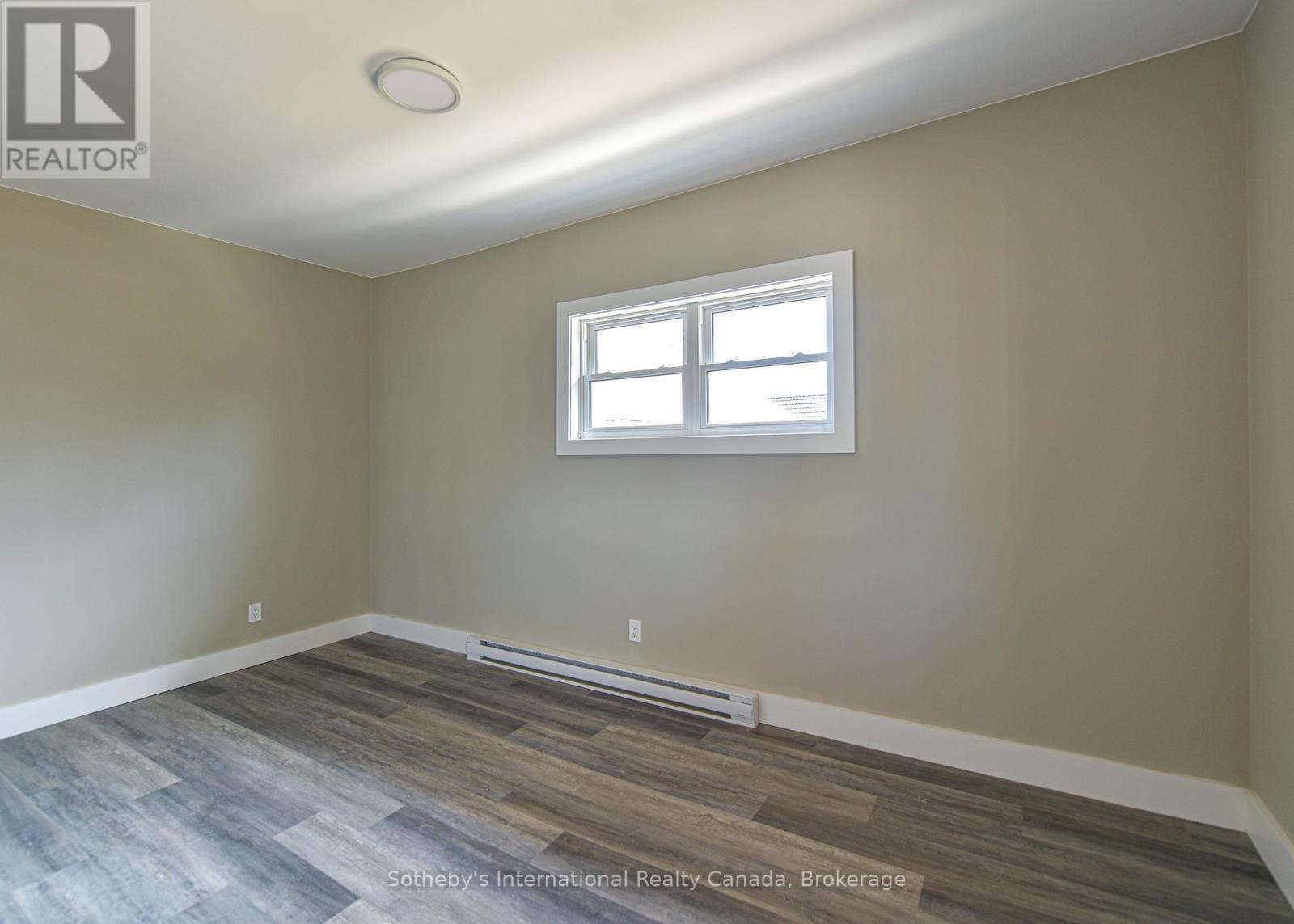 177 Parkview Avenue, Orillia, Ontario  L3V 4M4 - Photo 4 - S12370620