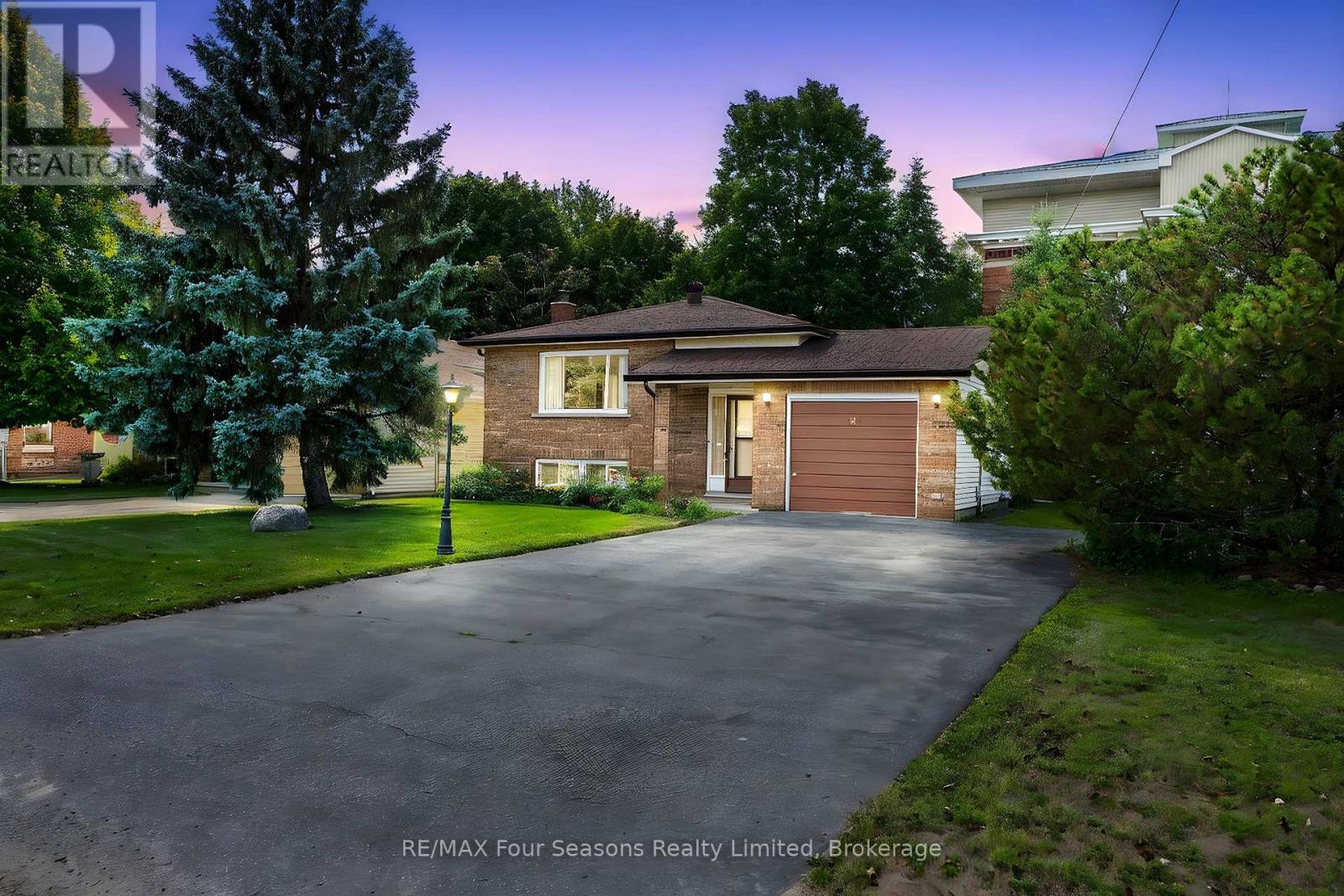 134 WALNUT STREET, Collingwood, Ontario