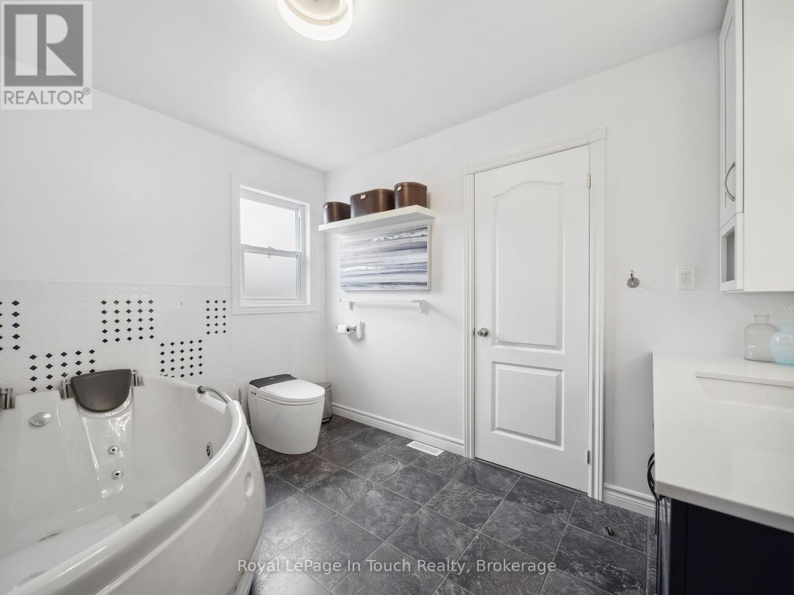 29 Duffy Drive, Tay, Ontario  L0K 2C0 - Photo 20 - S12370787