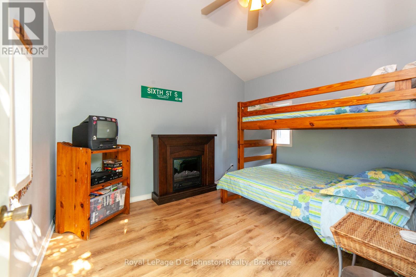 105 5th Avenue S, Native Leased Lands, Ontario  N0H 2L0 - Photo 18 - X12370783