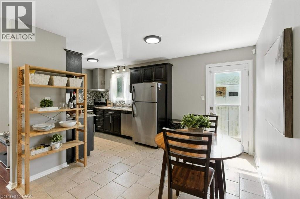 19 Lampman Crescent, Thorold, Ontario  L2V 4K6 - Photo 8 - 40764610