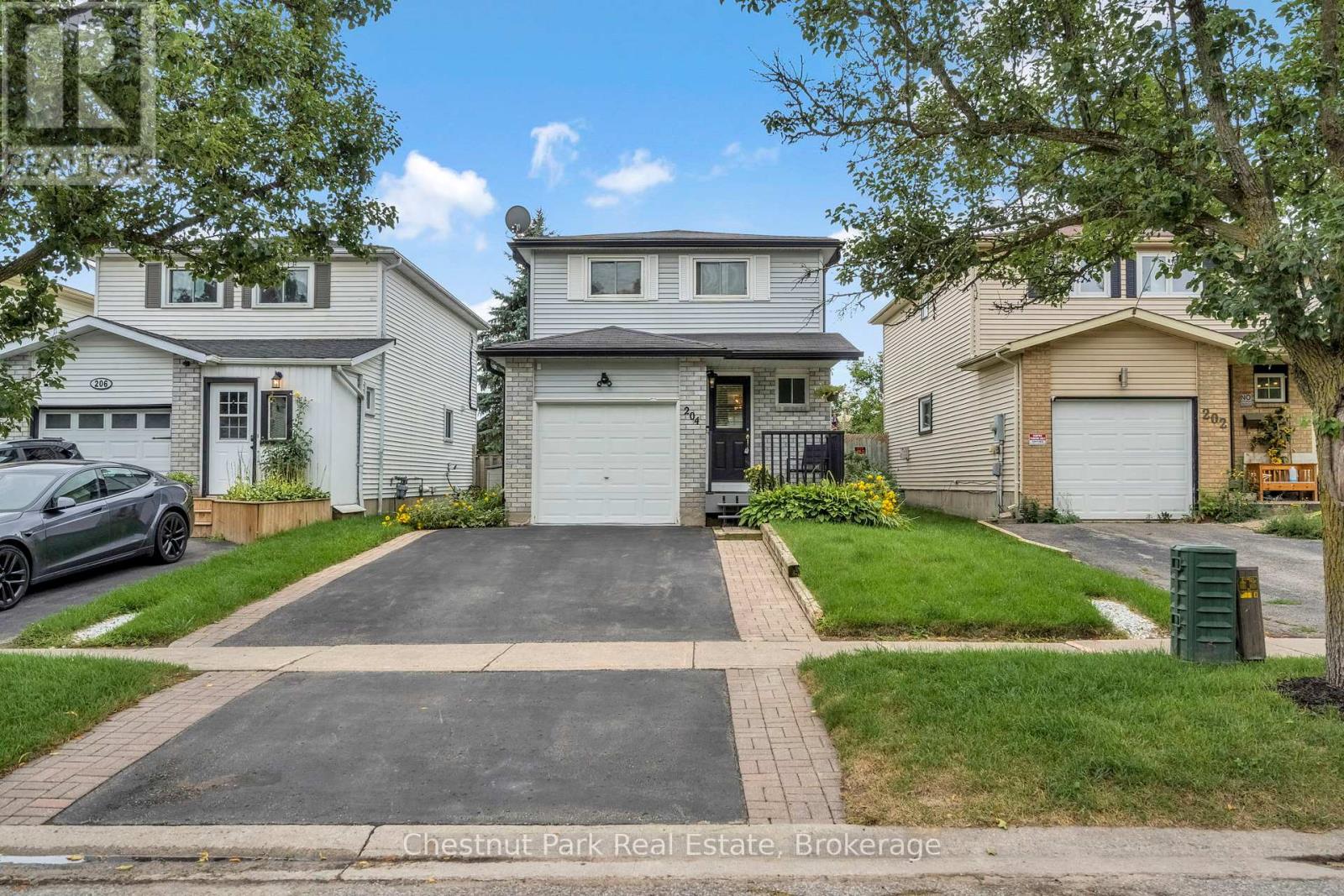 204 HICKLING TRAIL, Barrie, Ontario
