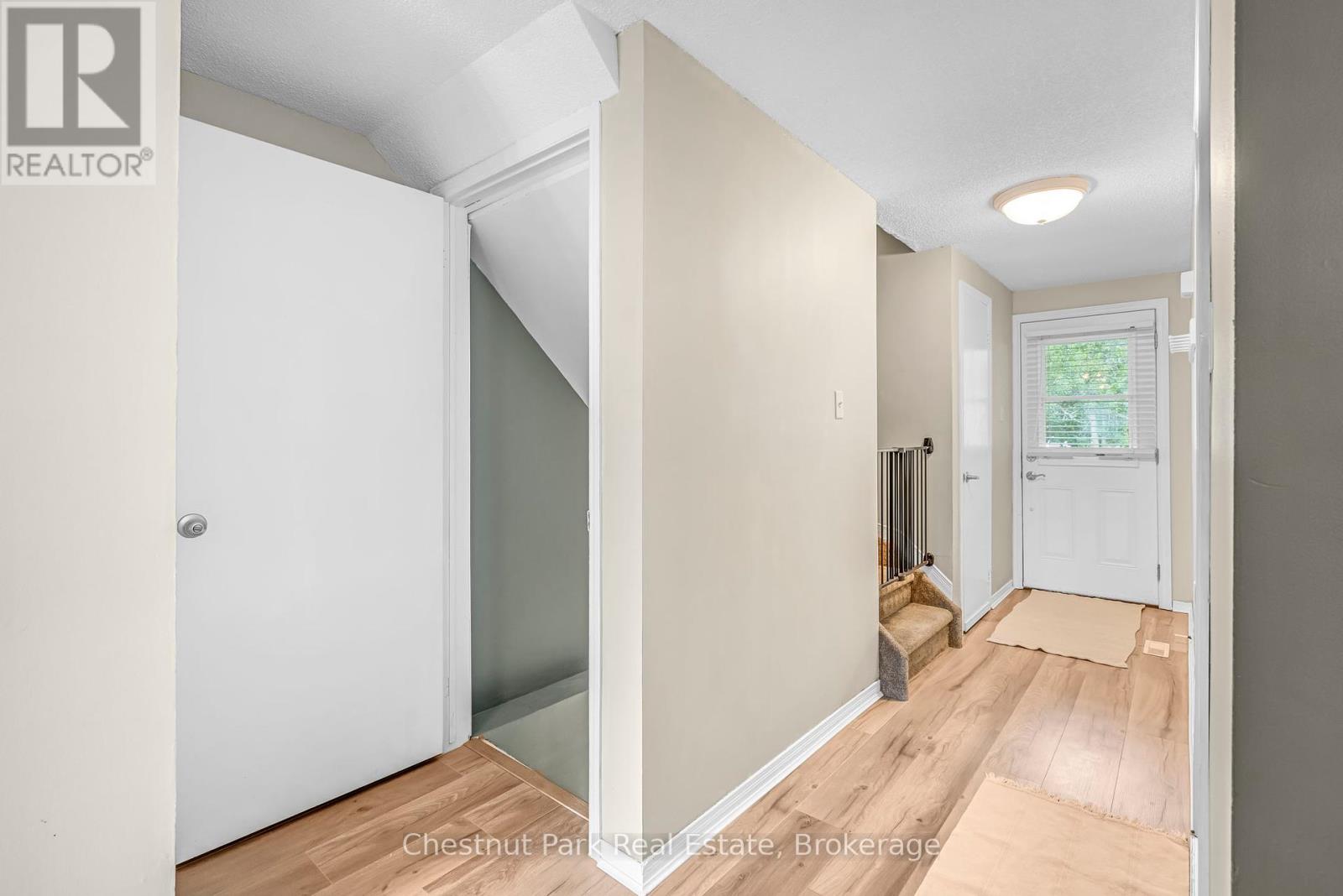 204 Hickling Trail, Barrie, Ontario  L4M 5X4 - Photo 31 - S12370831