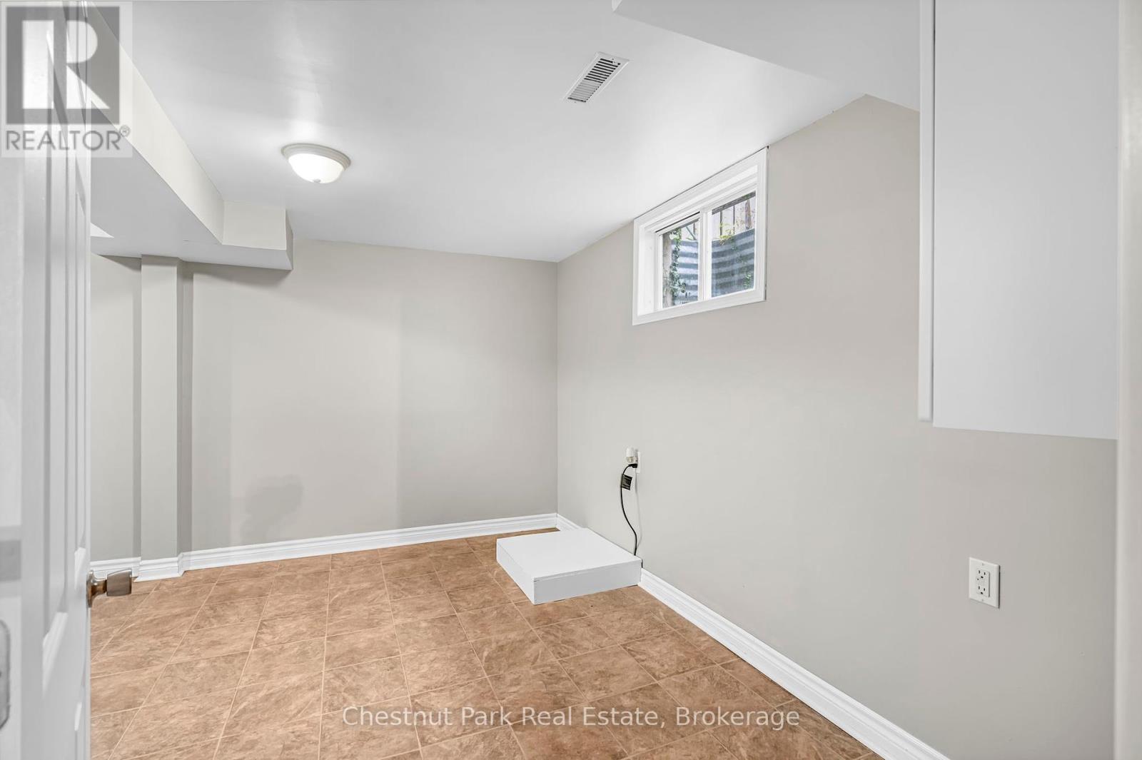 204 Hickling Trail, Barrie, Ontario  L4M 5X4 - Photo 33 - S12370831